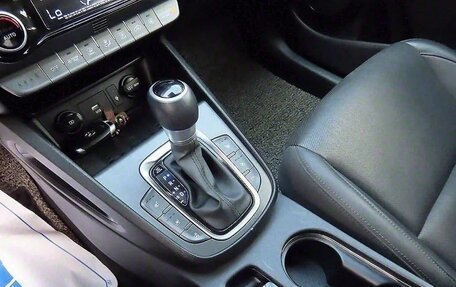 Hyundai Kona I, 2022 год, 1 370 000 рублей, 12 фотография