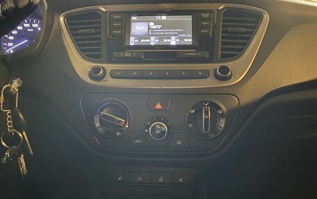 Hyundai Solaris II рестайлинг, 2017 год, 1 199 000 рублей, 18 фотография