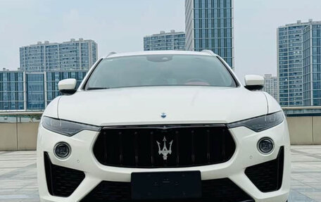 Maserati Levante I, 2023 год, 6 135 000 рублей, 2 фотография