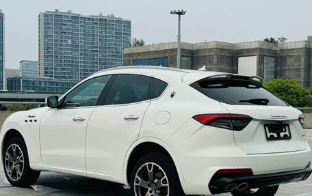 Maserati Levante I, 2023 год, 6 135 000 рублей, 6 фотография