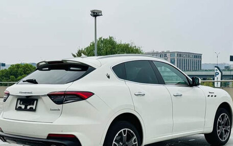 Maserati Levante I, 2023 год, 6 135 000 рублей, 4 фотография