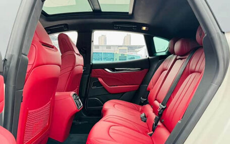 Maserati Levante I, 2023 год, 6 135 000 рублей, 15 фотография