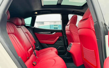 Maserati Levante I, 2023 год, 6 135 000 рублей, 16 фотография