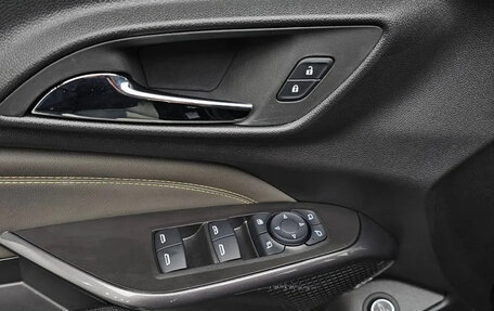 Chevrolet Trax, 2024 год, 1 995 000 рублей, 15 фотография