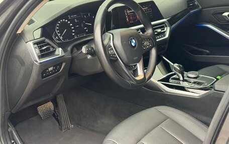 BMW 3 серия, 2020 год, 2 860 000 рублей, 13 фотография