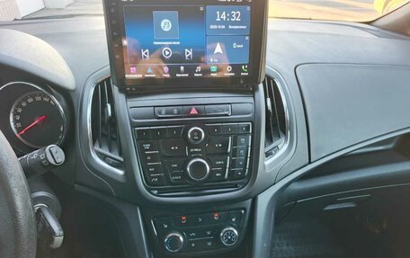 Opel Zafira C рестайлинг, 2013 год, 990 000 рублей, 9 фотография