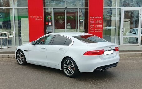 Jaguar XE I рестайлинг, 2016 год, 1 900 000 рублей, 7 фотография