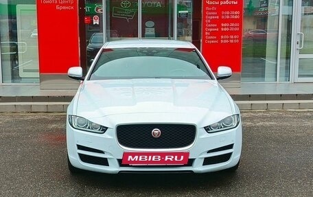 Jaguar XE I рестайлинг, 2016 год, 1 900 000 рублей, 2 фотография