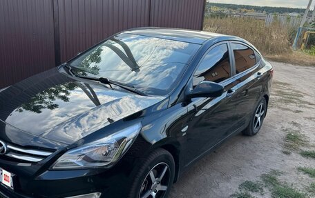 Hyundai Solaris II рестайлинг, 2015 год, 999 999 рублей, 2 фотография