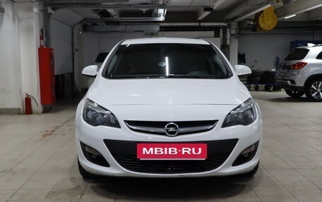 Opel Astra J, 2013 год, 599 990 рублей, 2 фотография