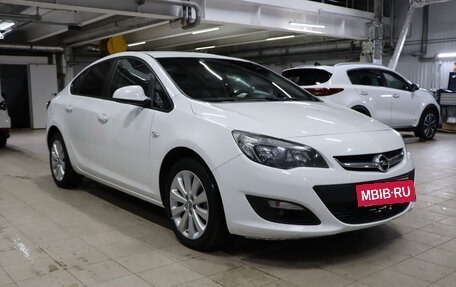 Opel Astra J, 2013 год, 599 990 рублей, 3 фотография