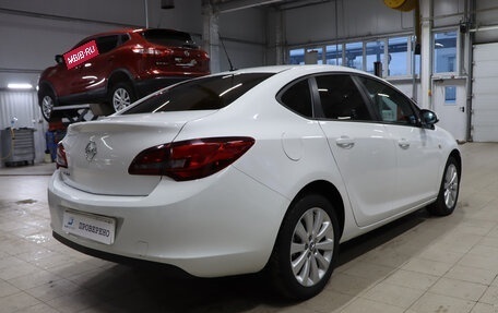 Opel Astra J, 2013 год, 599 990 рублей, 4 фотография