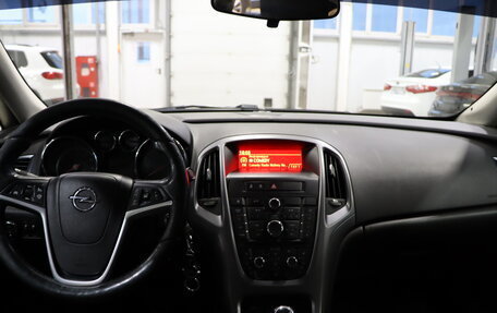 Opel Astra J, 2013 год, 599 990 рублей, 11 фотография