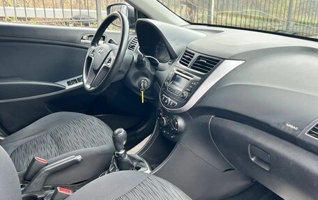 Hyundai Solaris II рестайлинг, 2015 год, 550 000 рублей, 10 фотография