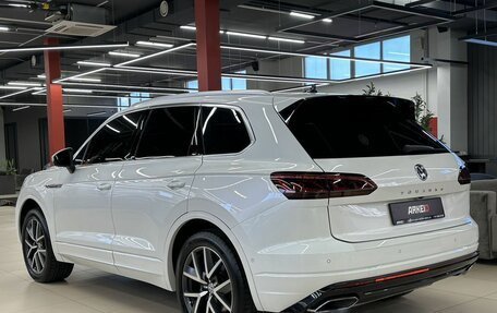 Volkswagen Touareg III, 2018 год, 4 950 000 рублей, 3 фотография