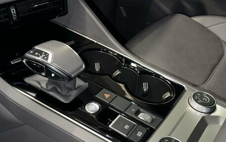 Volkswagen Touareg III, 2018 год, 4 950 000 рублей, 10 фотография