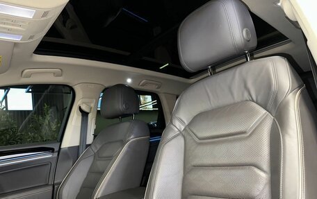 Volkswagen Touareg III, 2018 год, 4 950 000 рублей, 9 фотография