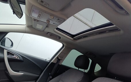 Opel Astra J, 2011 год, 560 000 рублей, 19 фотография