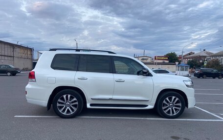 Toyota Land Cruiser 200, 2016 год, 5 650 000 рублей, 3 фотография