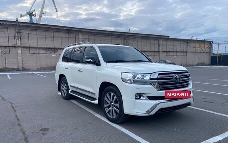 Toyota Land Cruiser 200, 2016 год, 5 650 000 рублей, 2 фотография