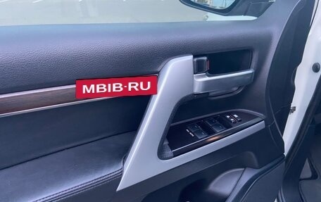 Toyota Land Cruiser 200, 2016 год, 5 650 000 рублей, 11 фотография