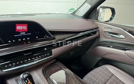 Cadillac Escalade V, 2025 год, 17 000 000 рублей, 14 фотография