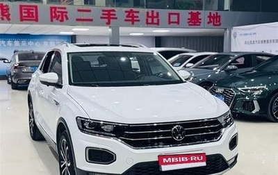 Volkswagen T-Roc I, 2022 год, 1 794 105 рублей, 1 фотография