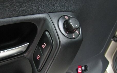 Volkswagen Polo VI (EU Market), 2015 год, 680 000 рублей, 23 фотография