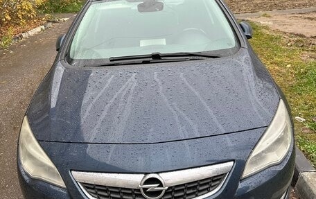 Opel Astra J, 2011 год, 650 000 рублей, 1 фотография