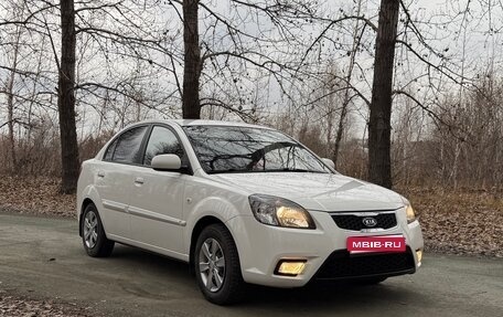 KIA Rio II, 2011 год, 730 000 рублей, 1 фотография