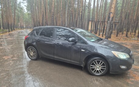 Opel Astra J, 2011 год, 650 000 рублей, 3 фотография