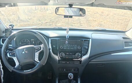 Mitsubishi Pajero Sport III рестайлинг, 2019 год, 2 850 000 рублей, 6 фотография