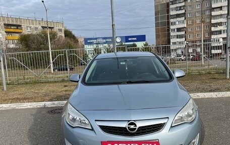 Opel Astra J, 2011 год, 595 000 рублей, 3 фотография