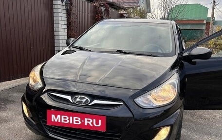 Hyundai Solaris II рестайлинг, 2011 год, 690 000 рублей, 6 фотография