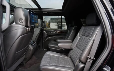 Cadillac Escalade V, 2022 год, 11 999 000 рублей, 13 фотография