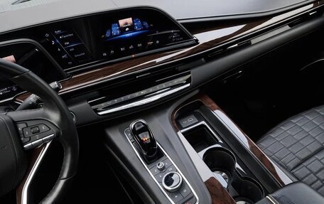 Cadillac Escalade V, 2022 год, 11 999 000 рублей, 19 фотография