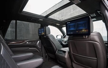 Cadillac Escalade V, 2022 год, 11 999 000 рублей, 22 фотография