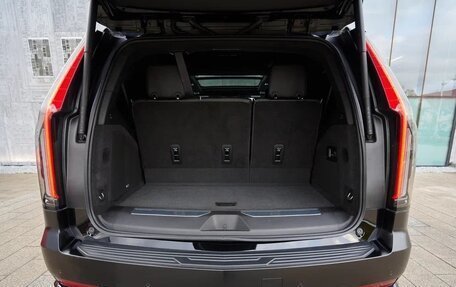 Cadillac Escalade V, 2022 год, 11 999 000 рублей, 29 фотография