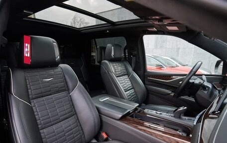 Cadillac Escalade V, 2022 год, 11 999 000 рублей, 23 фотография