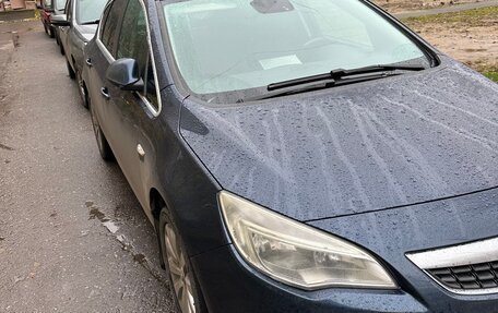 Opel Astra J, 2011 год, 650 000 рублей, 2 фотография