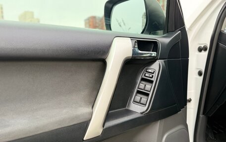 Toyota Land Cruiser Prado 150 рестайлинг 2, 2013 год, 2 549 000 рублей, 15 фотография