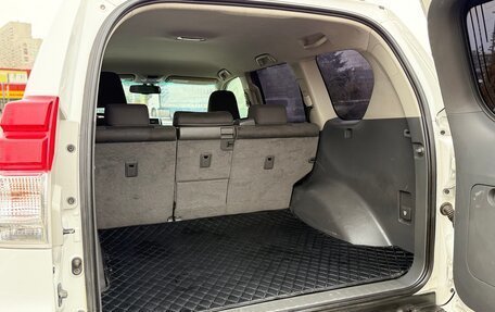 Toyota Land Cruiser Prado 150 рестайлинг 2, 2013 год, 2 549 000 рублей, 32 фотография