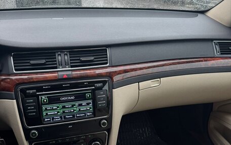 Skoda Superb III рестайлинг, 2012 год, 1 050 000 рублей, 16 фотография