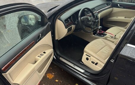 Skoda Superb III рестайлинг, 2012 год, 1 050 000 рублей, 17 фотография