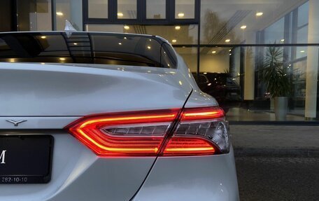 Toyota Camry, 2021 год, 3 490 000 рублей, 10 фотография