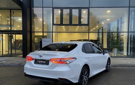 Toyota Camry, 2021 год, 3 490 000 рублей, 5 фотография