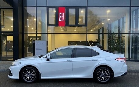 Toyota Camry, 2021 год, 3 490 000 рублей, 8 фотография