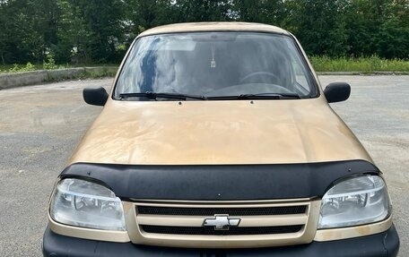 Chevrolet Niva I рестайлинг, 2004 год, 240 000 рублей, 3 фотография