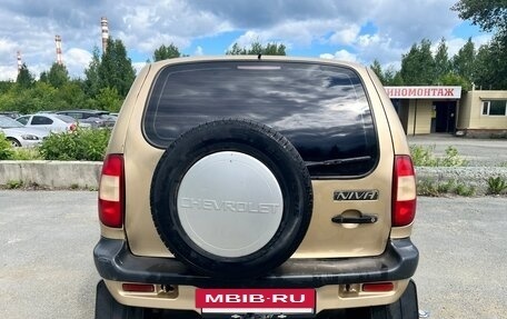 Chevrolet Niva I рестайлинг, 2004 год, 240 000 рублей, 5 фотография