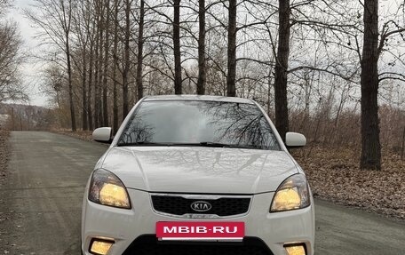 KIA Rio II, 2011 год, 730 000 рублей, 2 фотография